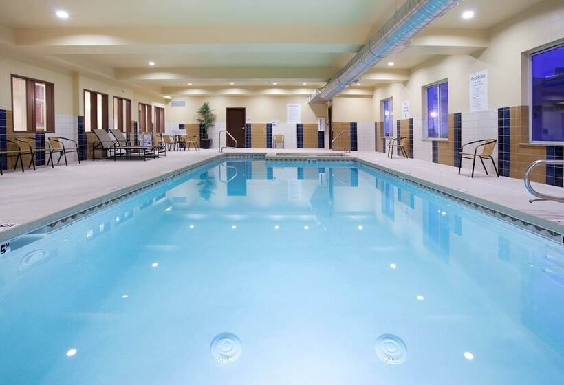 Holiday Inn Express Hotel & Suites Lamar By Ihg