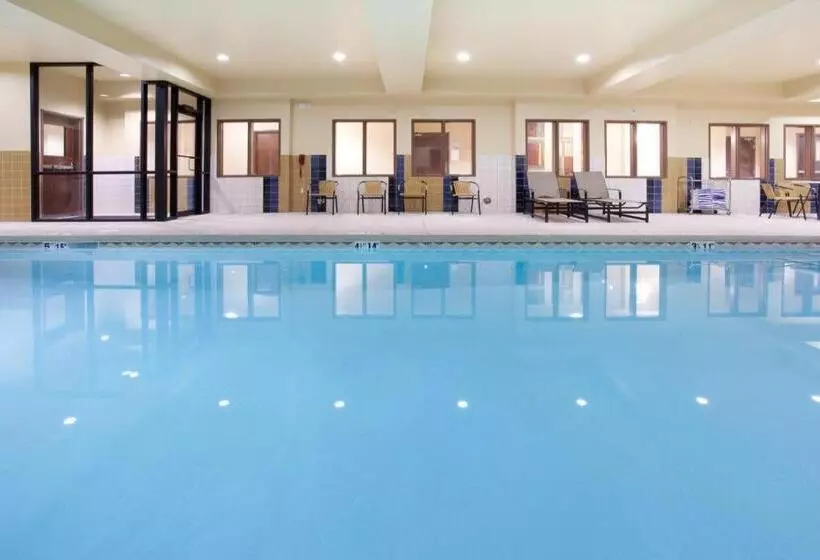 Holiday Inn Express Hotel & Suites Lamar By Ihg