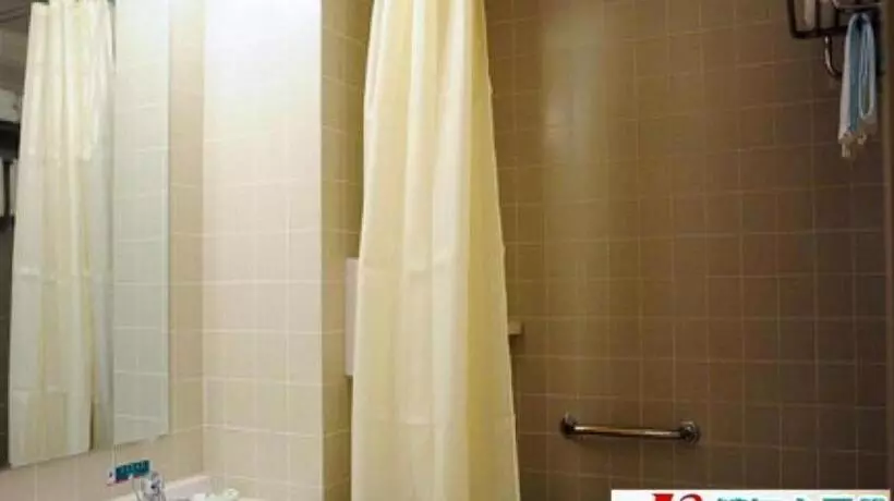 ホテル Jinjiang Inn Wuhan Huanghelou Fuxing Road Metro Station