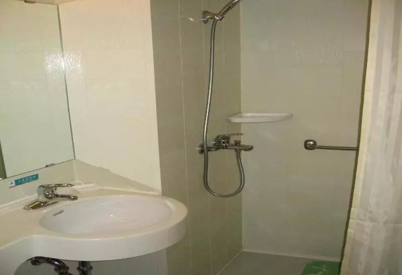 ホテル Jinjiang Inn Wuhan Huanghelou Fuxing Road Metro Station