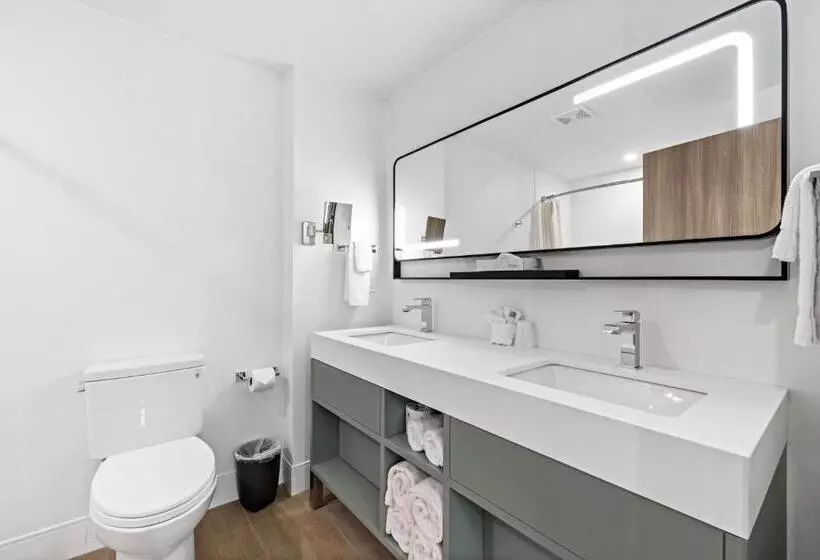 ホテル The Evergreen