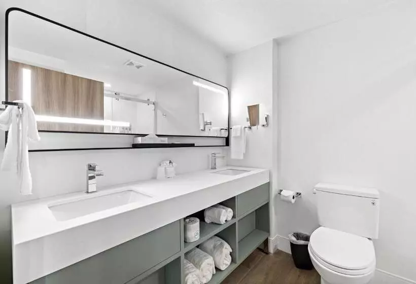 ホテル The Evergreen