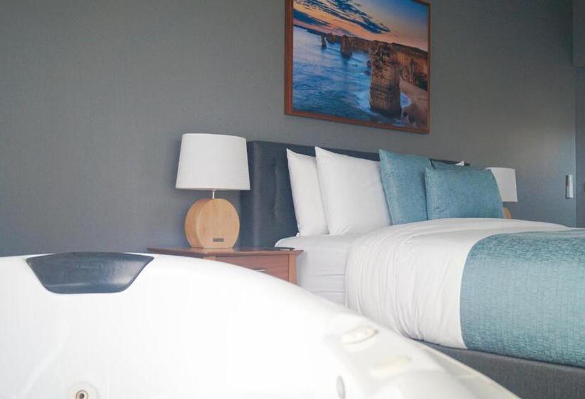 בית מלון כפרי Waves Luxury Suites