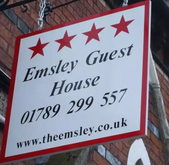 פנסיון Emsley Guest House