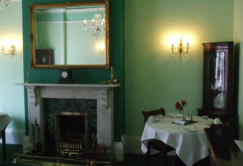 بنسيون Emsley Guest House