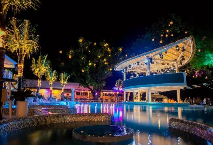 בית מלון כפרי Arkbar Beach Club