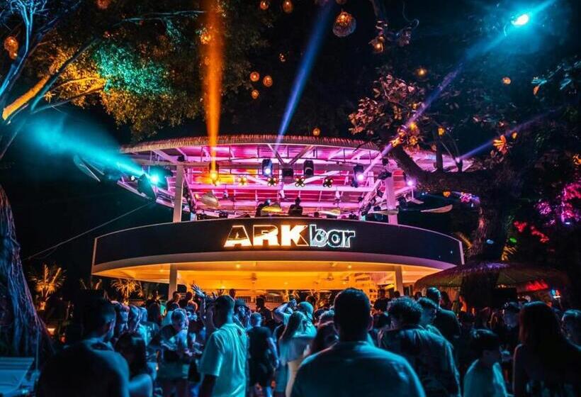 هتل Arkbar Beach Club