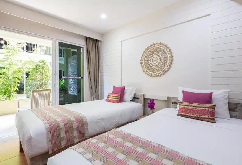 בית מלון כפרי Arkbar Beach Club