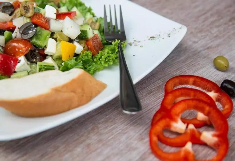 בית מלון כפרי Arkbar Beach Club