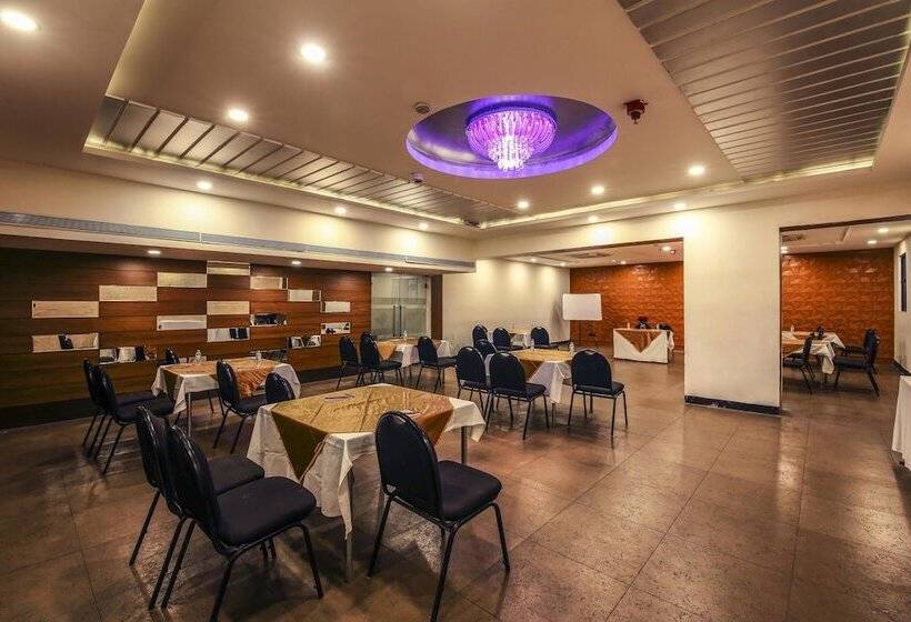 Отель Ebony Boutique