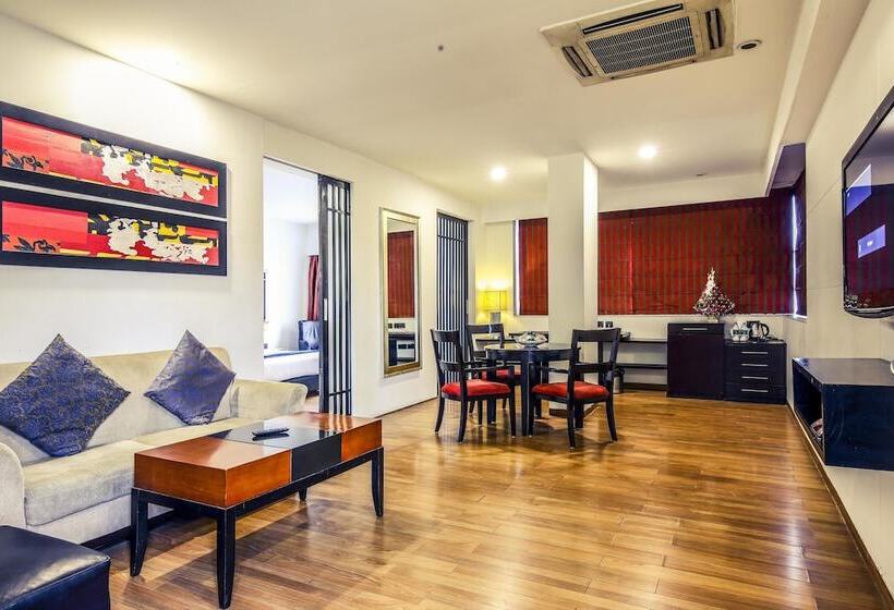 Отель Ebony Boutique