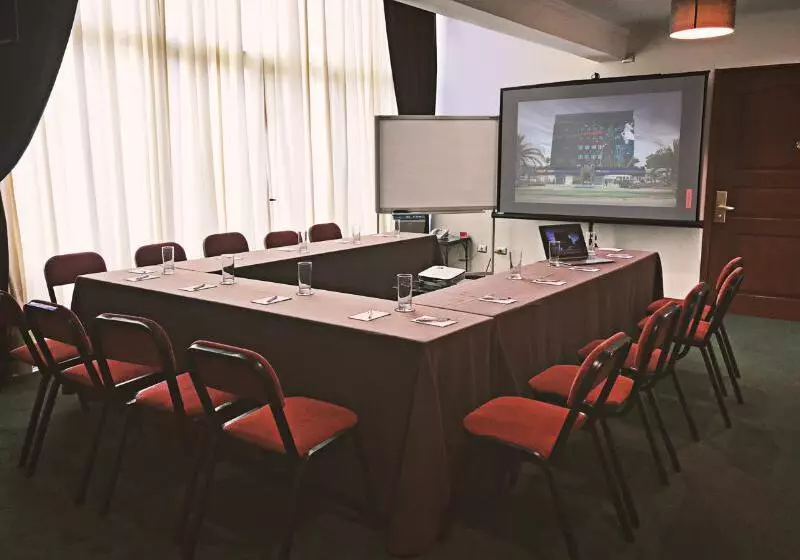 El Polo Apart Hotel & Suites