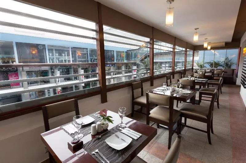 El Polo Apart Hotel & Suites