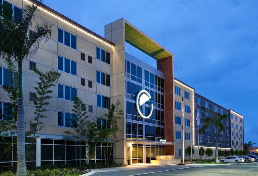 فندق Element Miami International Airport