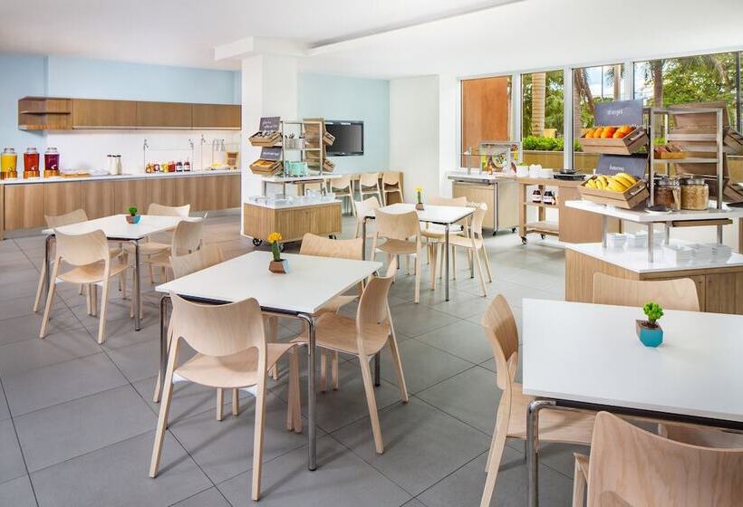 فندق Element Miami International Airport