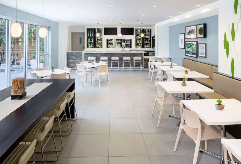 酒店 Element Miami International Airport