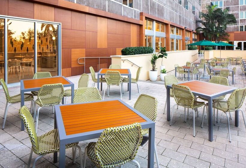 فندق Element Miami International Airport