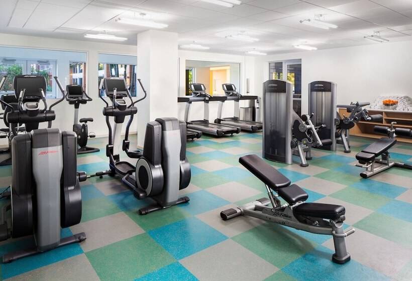 فندق Element Miami International Airport