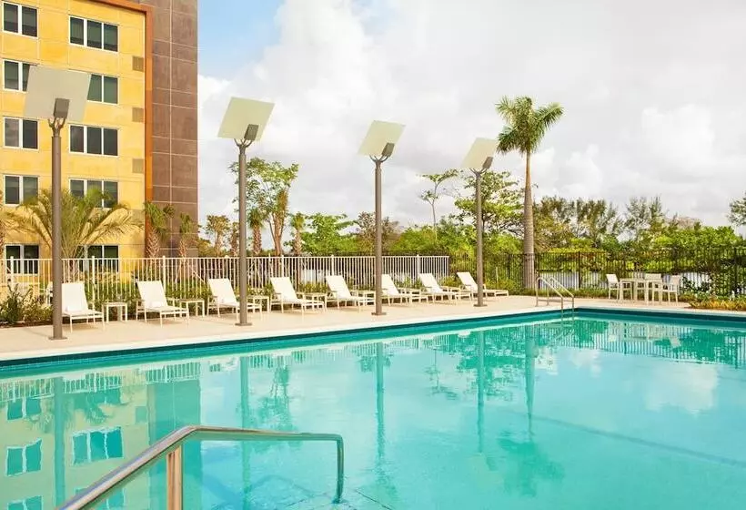 酒店 Element Miami International Airport