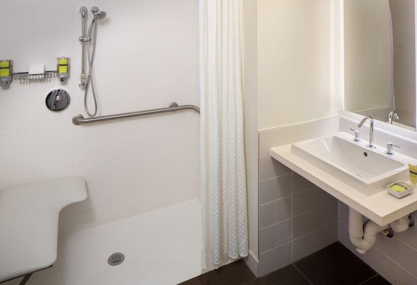 فندق Element Miami International Airport