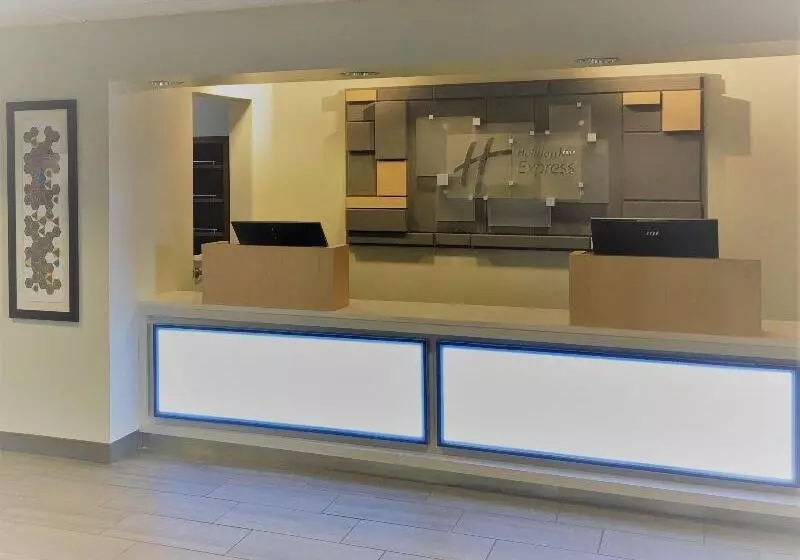 ホテル Holiday Inn Express Greensburg, An Ihg