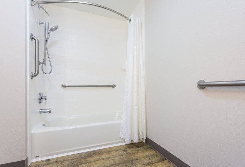 Отель Holiday Inn Express   Plymouth, An Ihg