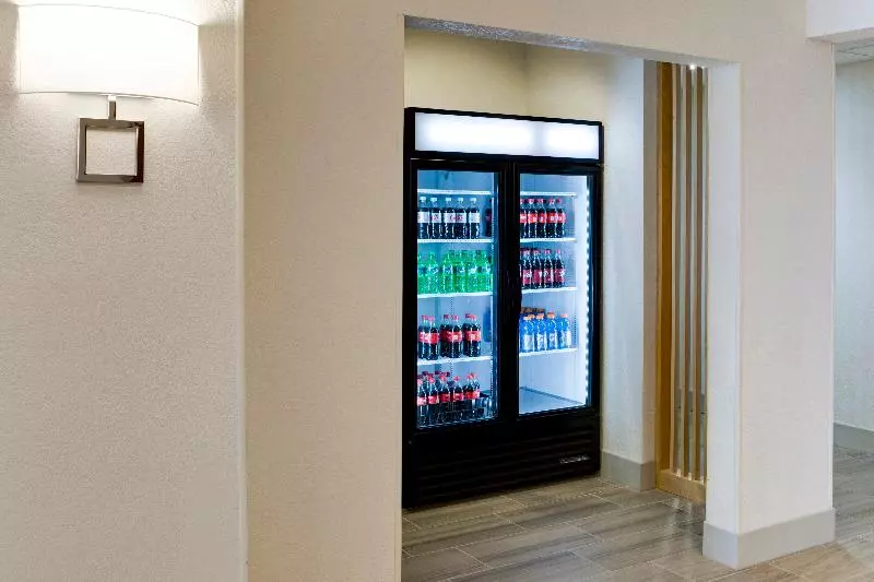 Отель Holiday Inn Express & Suites Jacksonville, An Ihg