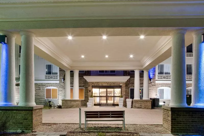 Отель Holiday Inn Express & Suites Jacksonville, An Ihg