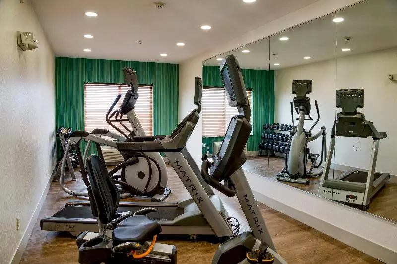 Отель Holiday Inn Express & Suites Jacksonville, An Ihg