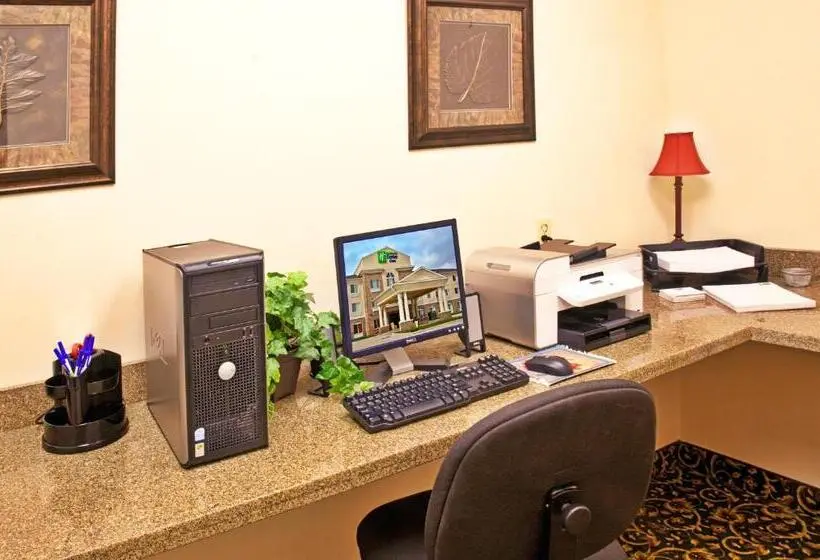 ホテル Holiday Inn Express & Suites Jacksonville, An Ihg
