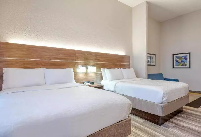 בית מלון כפרי Holiday Inn Express & Suites Vandalia, An Ihg