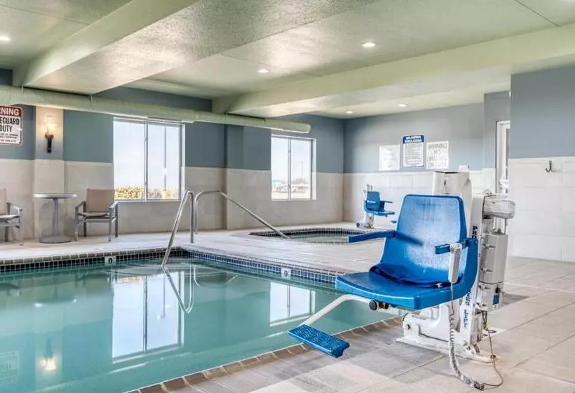 בית מלון כפרי Holiday Inn Express & Suites Vandalia, An Ihg