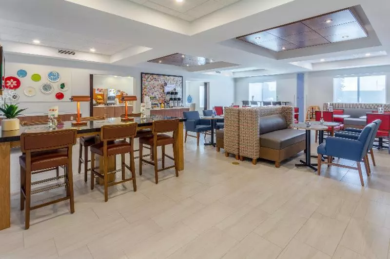 בית מלון כפרי Holiday Inn Express & Suites Vandalia, An Ihg