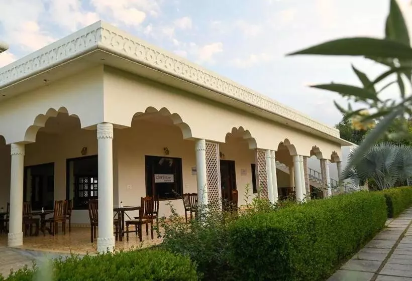 リゾートホテル Clarksinn Suites Ranthambhore