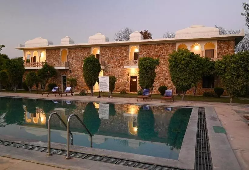 リゾートホテル Clarksinn Suites Ranthambhore