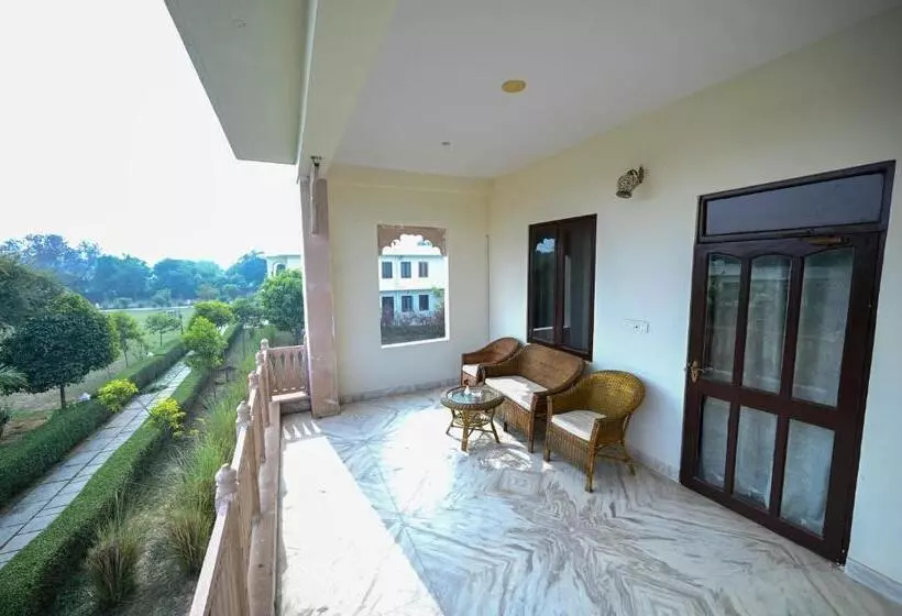 リゾートホテル Clarksinn Suites Ranthambhore