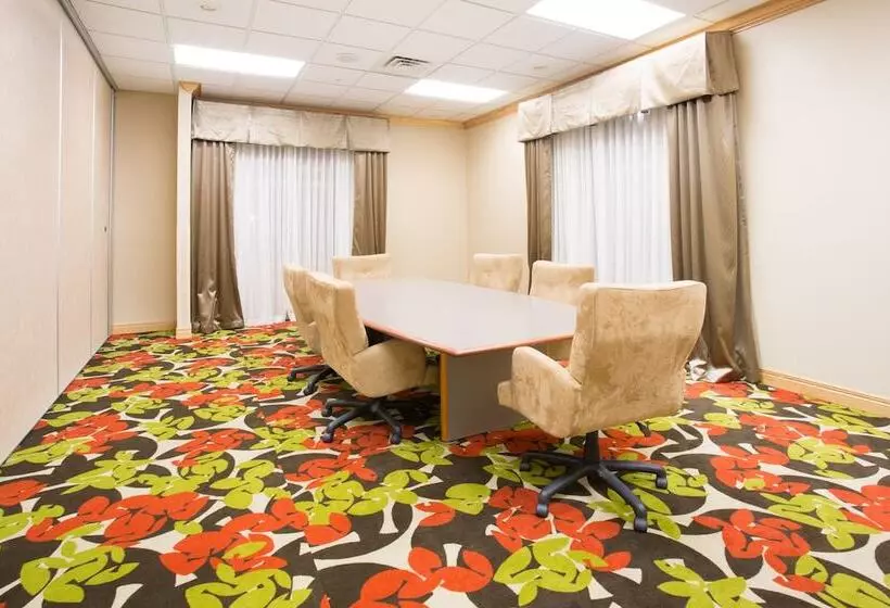 Holiday Inn Express Hotel & Suites Lexington, An Ihg