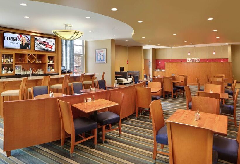 فندق Doubletree By Hilton Richmond Airport