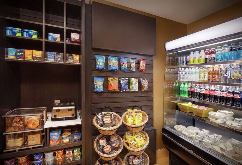 فندق Doubletree By Hilton Richmond Airport