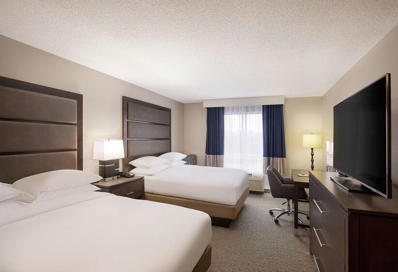 فندق Doubletree By Hilton Richmond Airport
