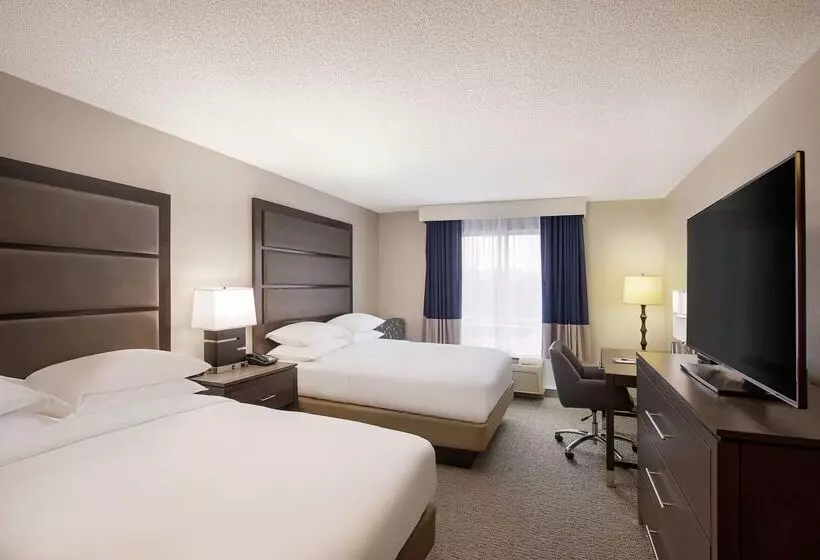 Hotelli Doubletree By Hilton Richmond Airport