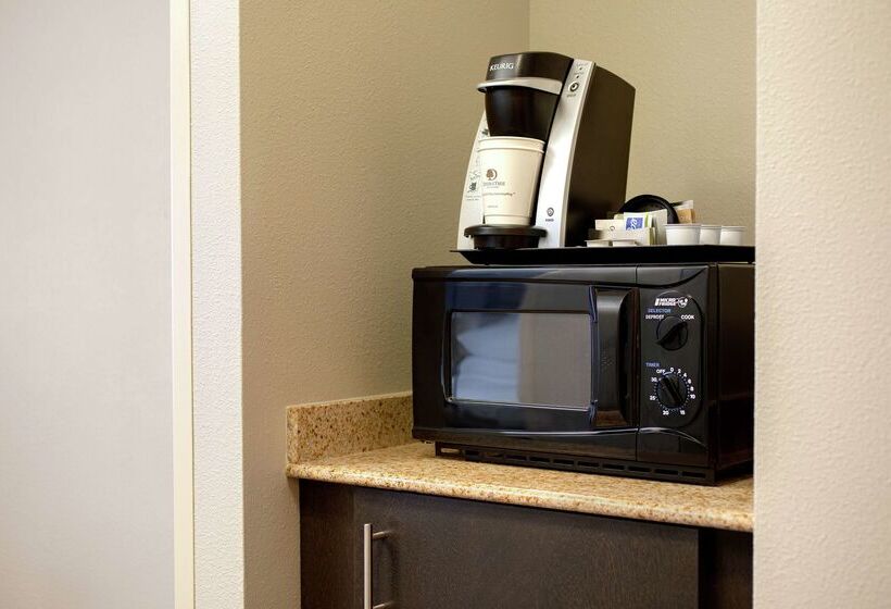 فندق Doubletree By Hilton Richmond Airport