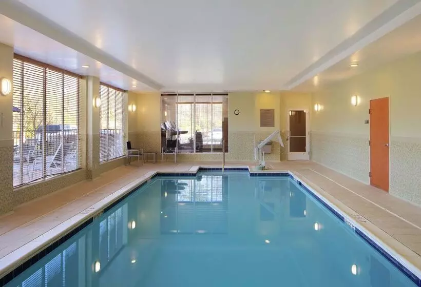 Hotelli Doubletree By Hilton Richmond Airport