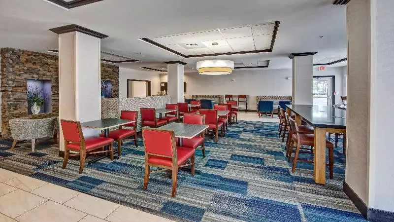 Отель Holiday Inn Express & Suites Cookeville, An Ihg