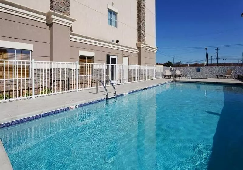 Отель Holiday Inn Express & Suites Cookeville, An Ihg