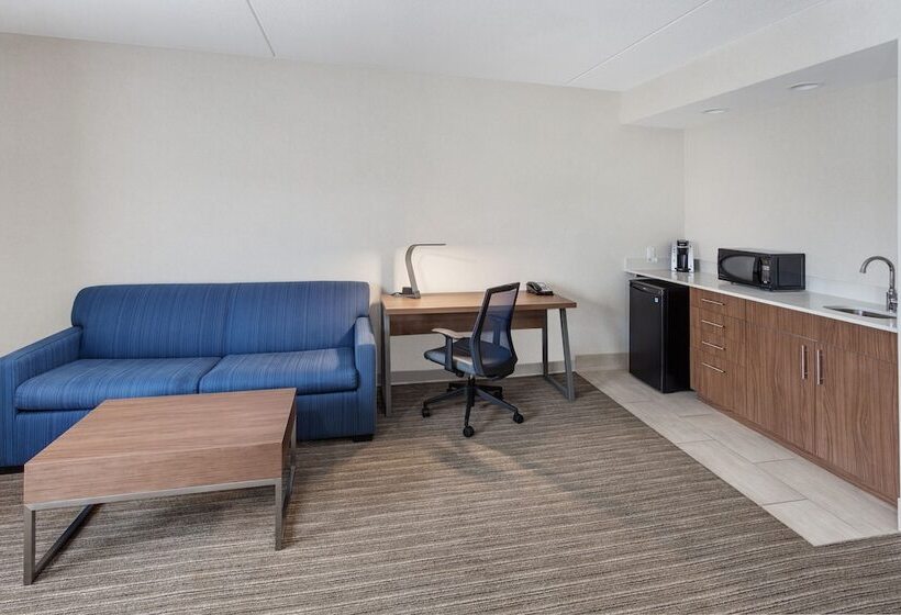 Holiday Inn Express Hotel & Suites Providence Woonsocket, An Ihg