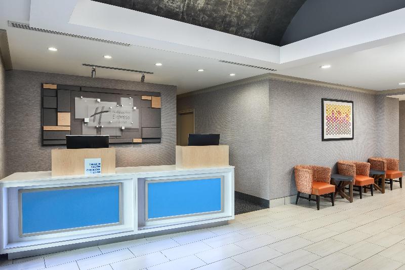 ホテル Holiday Inn Express & Suites I 26 & Us 29 At Westgate Mall, An Ihg