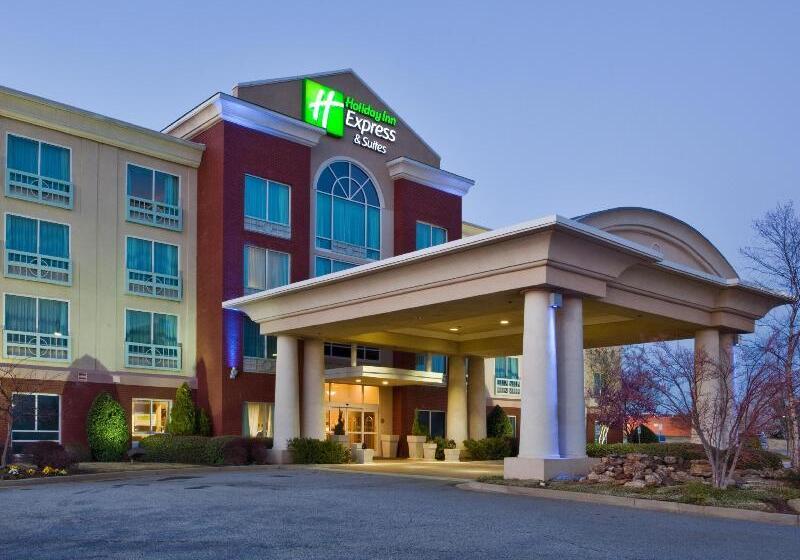 ホテル Holiday Inn Express & Suites I 26 & Us 29 At Westgate Mall, An Ihg