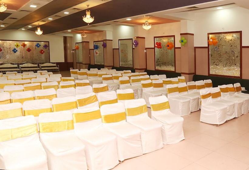 فندق Treebo Indiana Pride