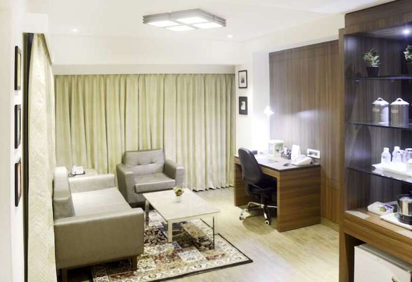 فندق Treebo Indiana Pride